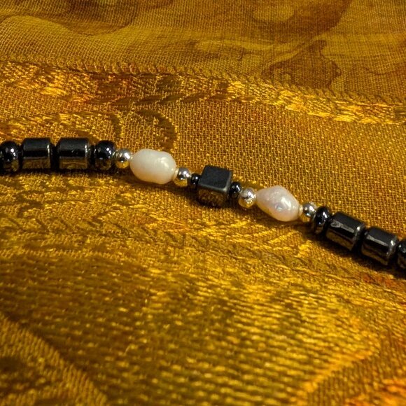 Vintage Pearl & Hematite Beaded Necklace - Picture 3 of 6